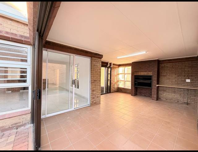 4 BEDROOM TOWNHOUSE FOR SALE IN AVIARY HILL
